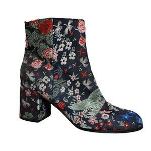 Indigo rd. Tapestry Heeled Boots Size 7